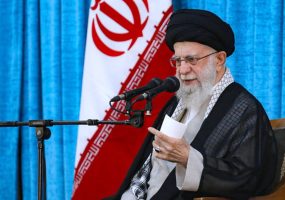 رهبر انقلاب:  کلید اصلی صنعت هسته‌ای غنی سازی است